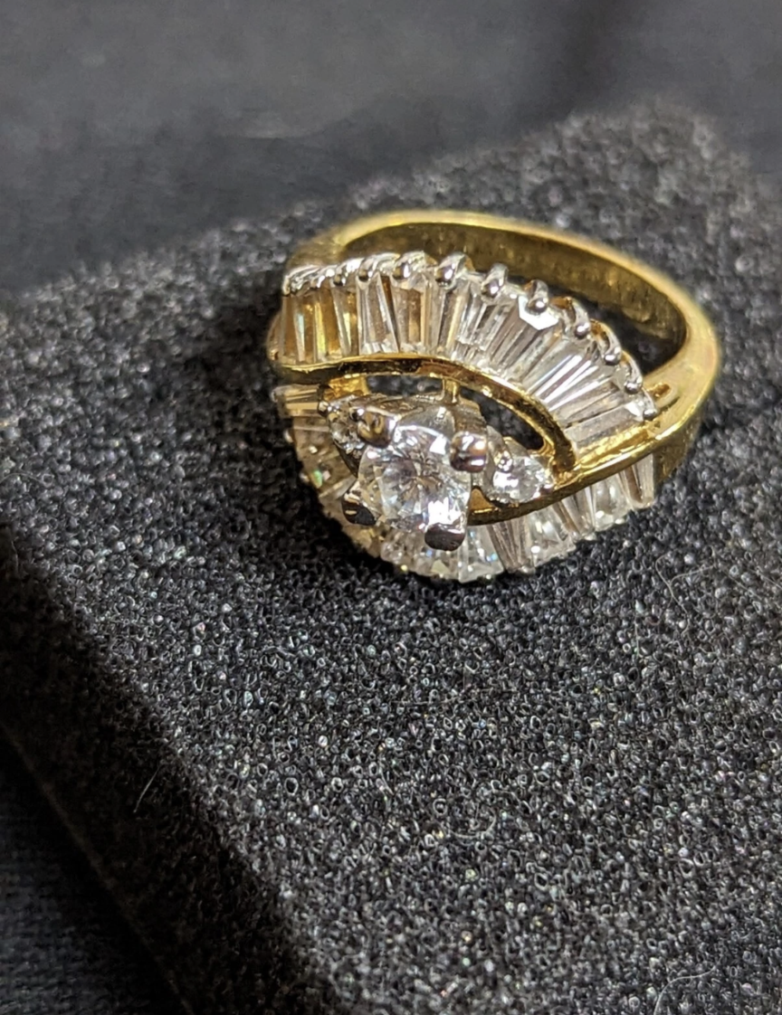 EDCO Stamped Cocktail Ring Size: 7 (Pre-owned) 6