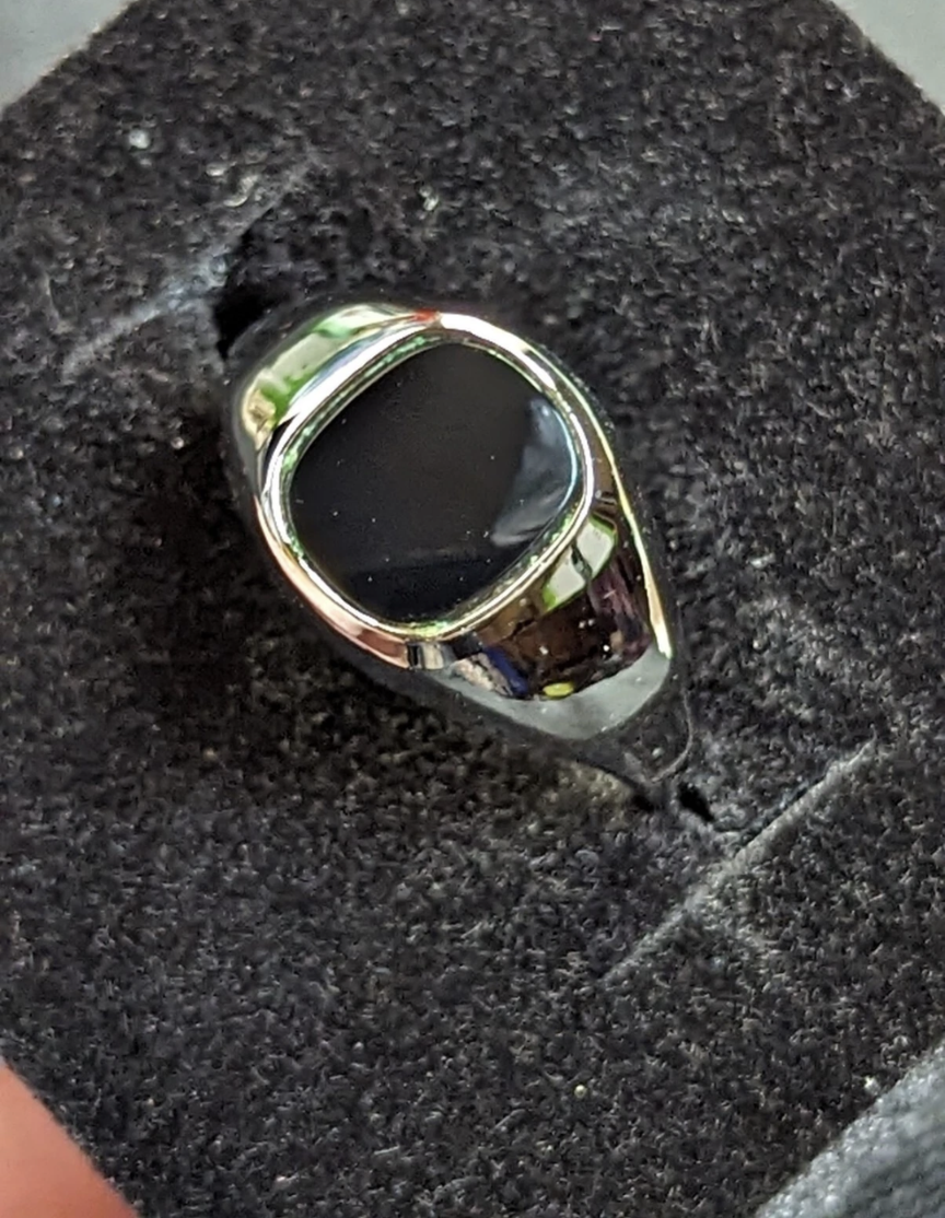 14kt G.E Unclad Onyx Ring