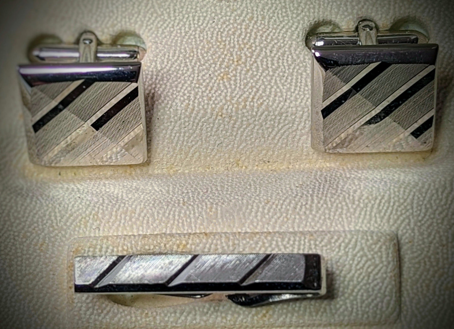 EsotericMineralsnCrystals Swank tie clip & cufflinks set