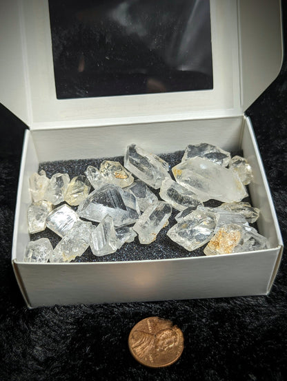 EsotericMineralsnCrystals Lot of small Quartz Crystals between 25 to 30 Lot 5