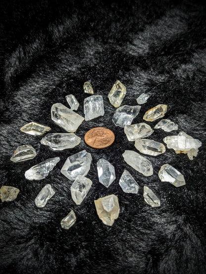 EsotericMineralsnCrystals Lot of small Quartz Crystals between 25 to 30 Lot 6